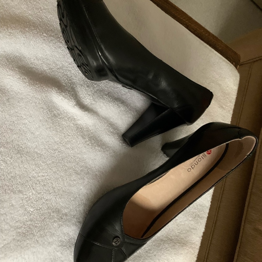 Blondo Classic Black Heels for Women